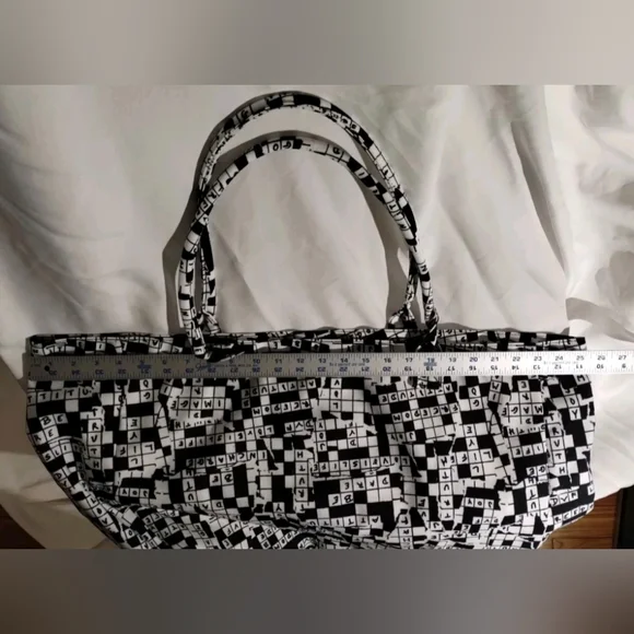 Diane Von Furstenberg Tote Bag 50th Anniversary Crossword Print Large Packable - Picture 10 of 13